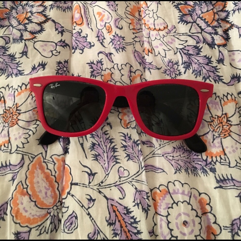 Ray-Ban wayfarers